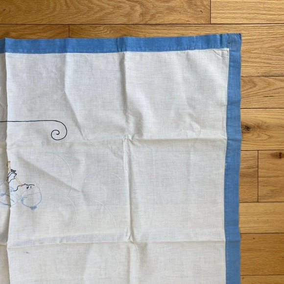 Vintage Embroidered Small Tablecloth Linen Little Boy Blue Blowing Horn Lambs - Picture 8 of 12